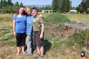 Terra Cressey (right) leader of the Green Team, with her sister and fellow Green Teammate Tonia Cressey (right) and Mary Ann Jeffres (center). Photo by Ben Olson.